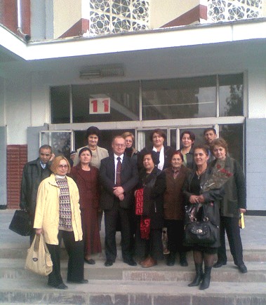 В.С.Угаров (в центре) с преподавателями русского языка ТГУ