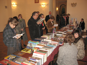 На выставке