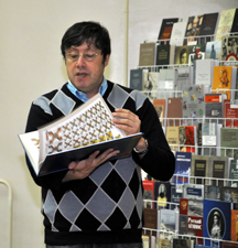 Презентация книг. Выступает В. Леонидов