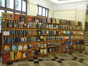 Выставка книг Дома русского зарубежья в Дебреценском университете