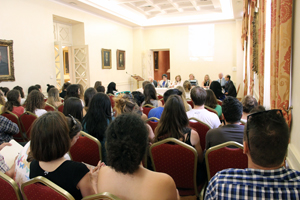 На открытии книжной выставки 