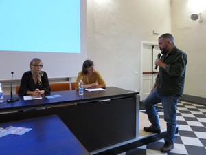Доклад Т. Марченко (в центре): преподаватели кафедры Г. Денисова и Г. Карпи