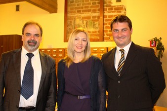 На книжной выставке: А. Вавжиньчак, С. Романова, Б. Голомбек