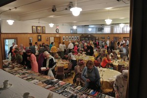 Выставка подаренных книг