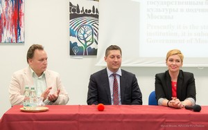 Церемония открытия: ректор П. Коня, атташе по культуре В. Куликов, С. Романова
