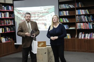 Директор РЦНК в Астане В. Нефедов и сотрудник Посольства РФ в Казахстане Елена Лысенко