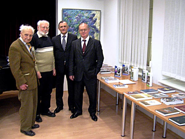 Н. Михайловский, председатель Союза русских в Словакии А.В. Чумаков, директор РЦНК в Братиславе А.И.Бушуев,зам.директора Дома русского зарубежья В.С. Угаров