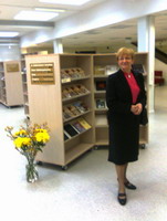 Зав. отделением славистики Университета И.П. Кюльмоя на книжной выставке