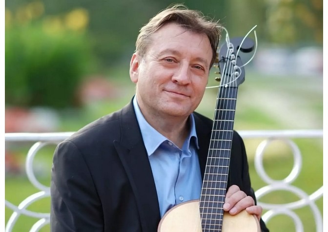 Концерт гитариста М.Радюкевича «Гитара на холсте» в рамках акции «Ночь искусств»
