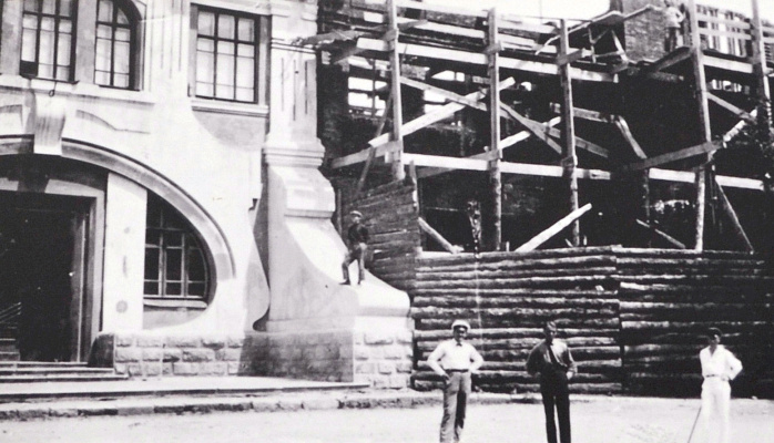 Строительство правого крыла РКПИ по Садовой улице. 1926
