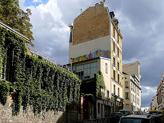 Рю Барро. Август 2014. Источник: https://commons.wikimedia.org/wiki/File:P1270605_Paris_XIII_rue_Barrault_rwk.jpg