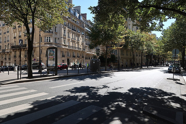 Авеню Мозар. Сентябрь 2020. Источник: https://commons.wikimedia.org/wiki/File:Avenue_Mozart,_Paris_16e_6-2.jpg