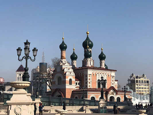 Церковь Иверской иконы Божией Матери. На месте крестов установлены шпили. 2018