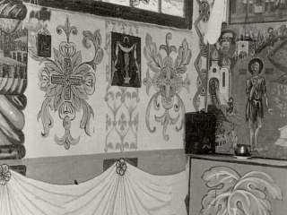 Внутреннее убранство Покровской церкви на ул. Лурмель. 1930-е. Из альбома Л.А. Зандера (Архив РСХД)