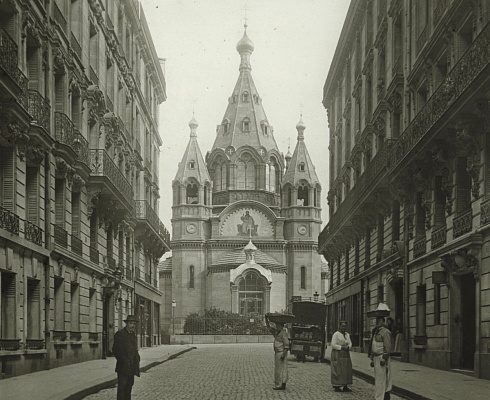 Вид на собор Александра Невского в Париже. Конец XIX в. Источник: https://pastvu.com/p/820190