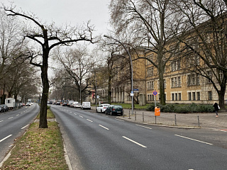 Бундесаллее (бывшая Кайзераллее). Декабрь 2021. Фото Алексея Урбана