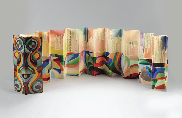 Книга Блеза Сандрара и Сони Делоне «Проза о транссибирском экспрессе и маленькой Жанне Французской». 1913. Фото: WestImage - Art Digital Studio