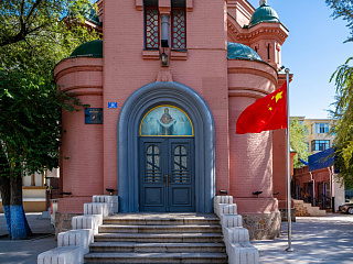 Паперть Покровского храма. Сентябрь 2024. Фото Елизаветы Кириной