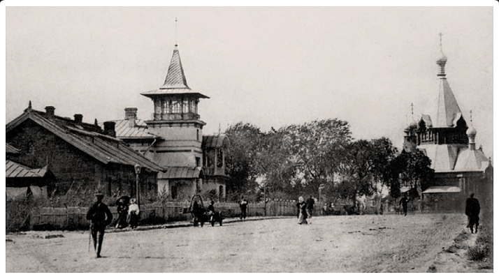 Вид на особняк со стороны Вокзального (Хорватовского) проспекта. 1910-е. Источник: http://myharbin.name