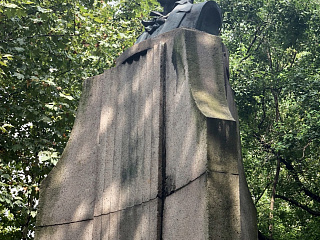 Памятник А.С. Пушкину работы Гао Юньлуна. Наши дни. Август 2018. Фото Михаила Дроздова