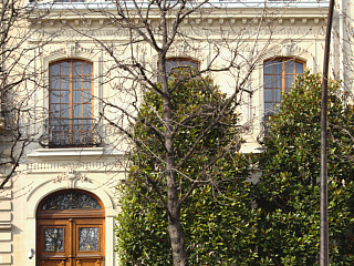 Улица Монтень, 7. Март 2013. Фото Ralf.treinen. Источник: https://commons.wikimedia.org/wiki/File:Paris_avenue_montaigne_no7.jpg