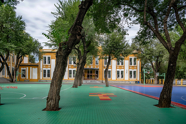 Здание бывших Мужского и Женского коммерческих училищ. Сентябрь 2024. Фото Елизаветы Кириной