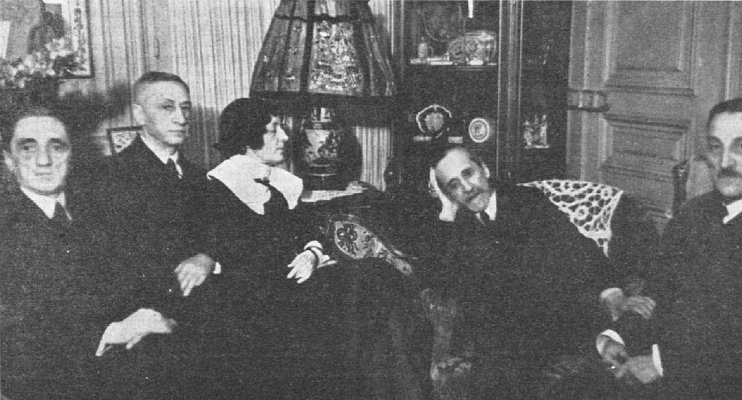 Члены Редакционного комитета журнала: И.С. Шмелев, И.А. Бунин, 3.Н. Гиппиус, Д.С. Мережковский, Б.К. Зайцев. Париж. 1936. Источник: Иллюстрированная Россия. 1936. № 11 (565)