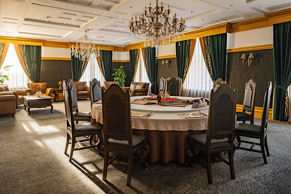 Один из приемных залов гостиницы «Модерн». Сентябрь 2024. Фото Елизаветы Кириной