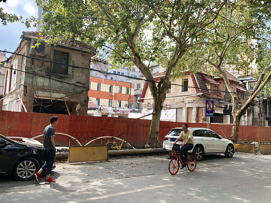 Здание по адресу: 1389, Юйюань лу до реконструкции. Август 2018. Фото Михаила Дроздова