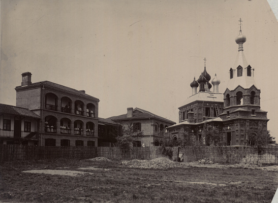 Строящееся подворье в апреле 1904 г. Фото из альбома Пекинской миссии Ф. Р. Остена- Сакена. Предоставлено А. М. Куликовым. Источник: РГАДА. Ф. 1385. Оп. 1. Е