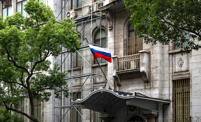 Вход в Генеральное консульство России в Шанхае. Сентябрь 2023. Фото Елизаветы Кириной