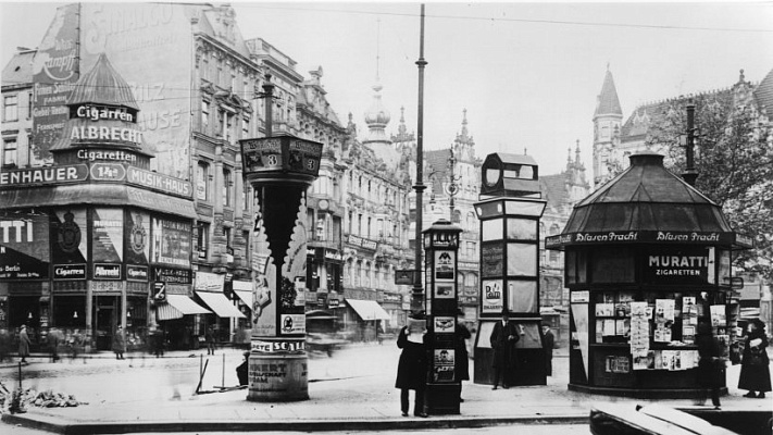 Пересечение Фридрихштрассе и Кохштрассе. Около 1920. Источник: https://pastvu.com/p/730967