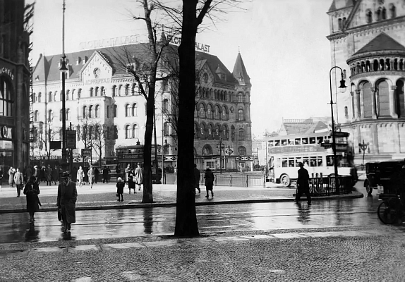 Ранкештрассе, вид на отель «Глория-Палас», 1930. Источник: https://pastvu.com/p/828431