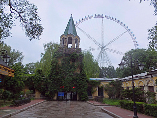 Надвратная колокольня (1932) со стороны входа с Большого проспекта (сегодня – Сегодня – проспект Дундачжи). 2015. Фото Светланы Левошко